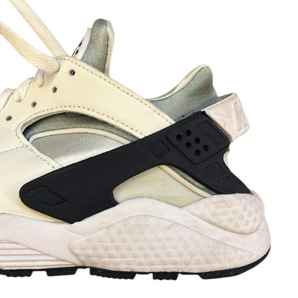 Nike Air Huarache Sneaker Shoe White Sage Black Athletic Run Train Walk Size 7.5 - Picture 15 of 16